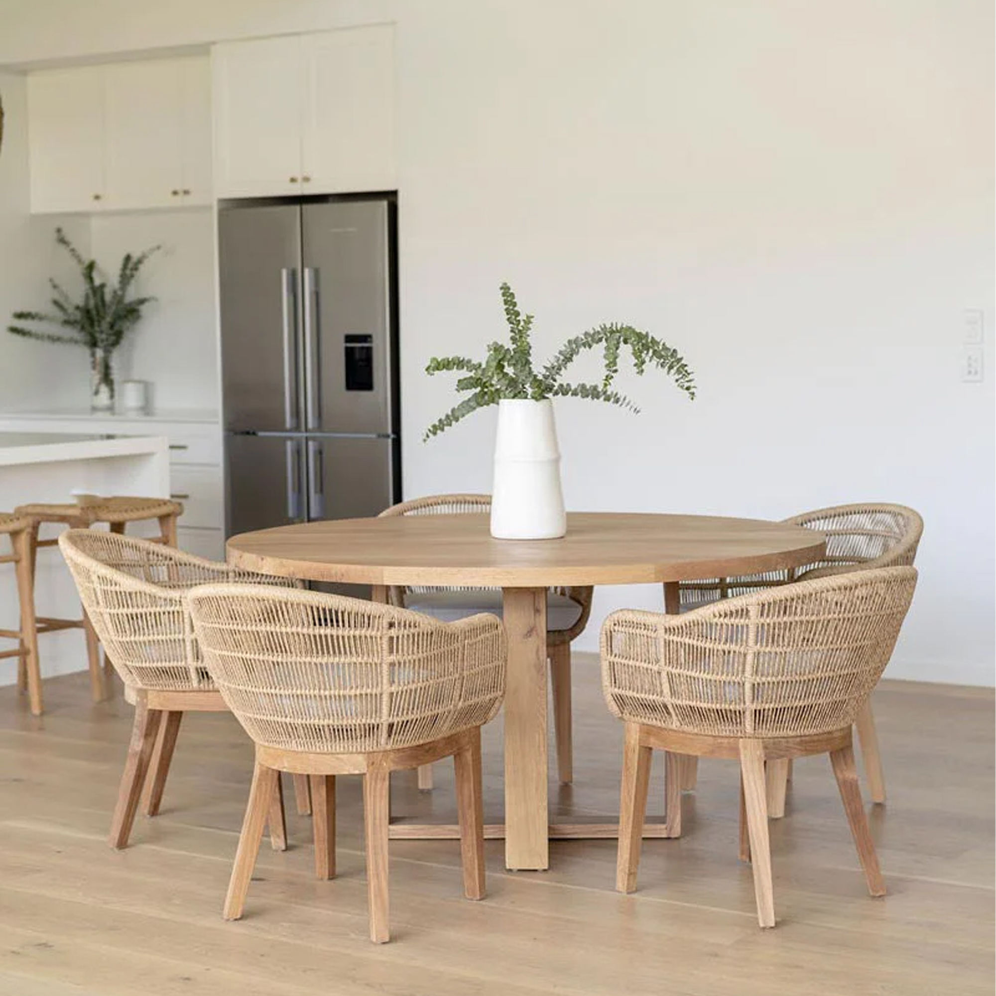 Luxury Lifestyle Furniture - # 高級モダン屋外ダイニングセット、木製テーブルと椅子付きの豪華ホテルガーデン家具、ゆったりとしたアウトドアライフスタイルに。