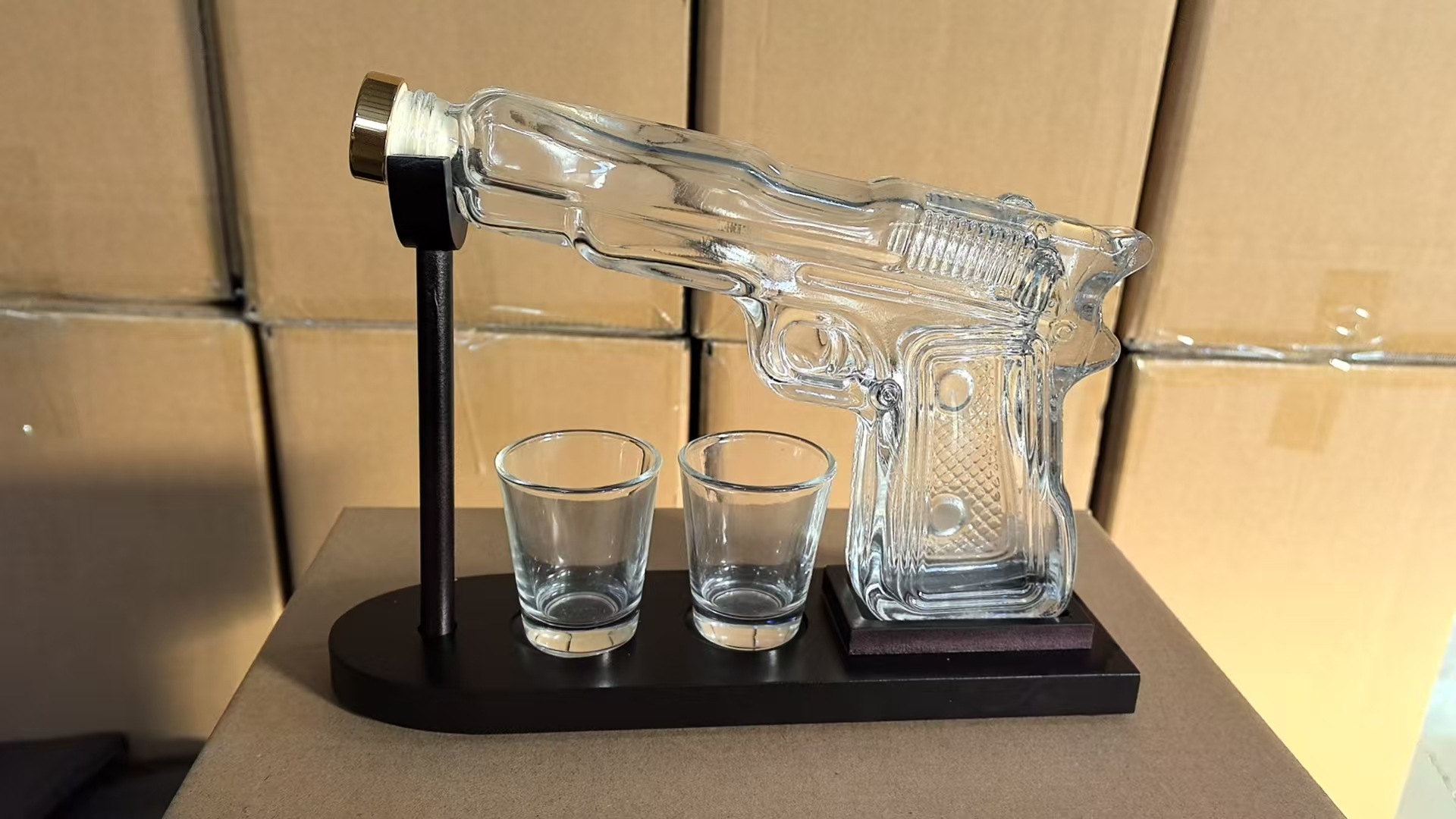 サンドホーク ガラス製ピストル型デカンター ウイスキー/ウォ - Glass Decanter Whiskey のレビューと価格