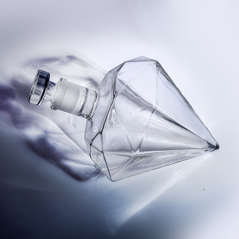 ダイヤモンドカット ウイスキーデカンター 850ml - ホ - Glass Decanter Whiskey のレビューと価格